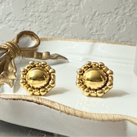 Monet Gold Vintage-Inspired Stud Earrings - Picture 1 of 4
